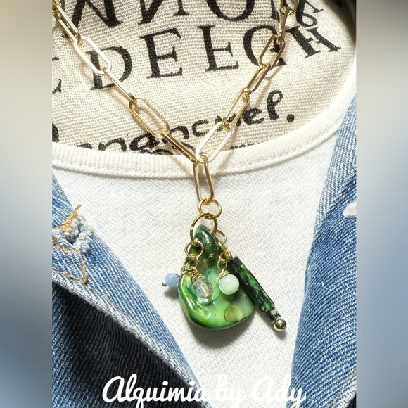 Green shell and Gold Pendant Necklace cats eye and angelite - Picture 2 of 3